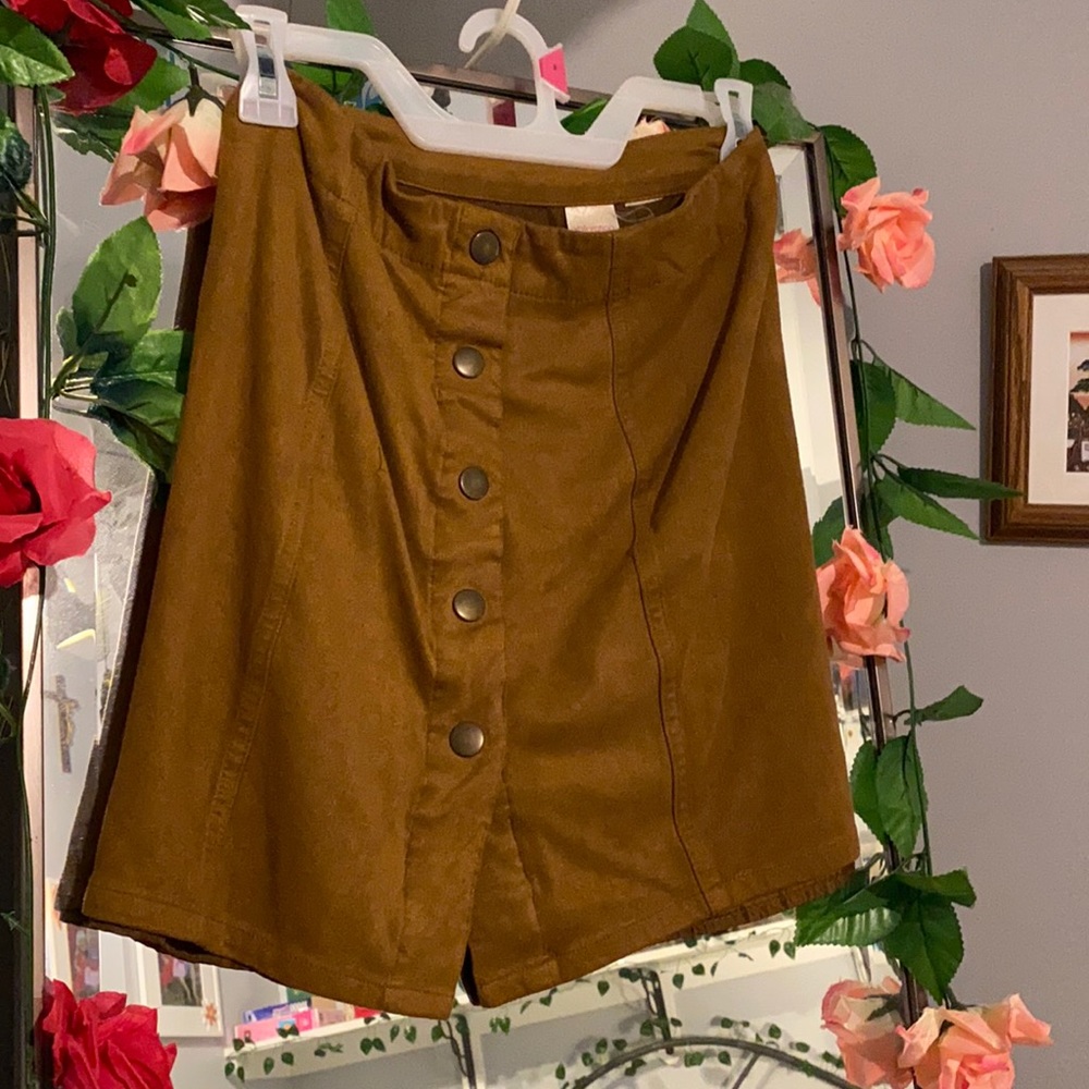 Skirt with buttons on front